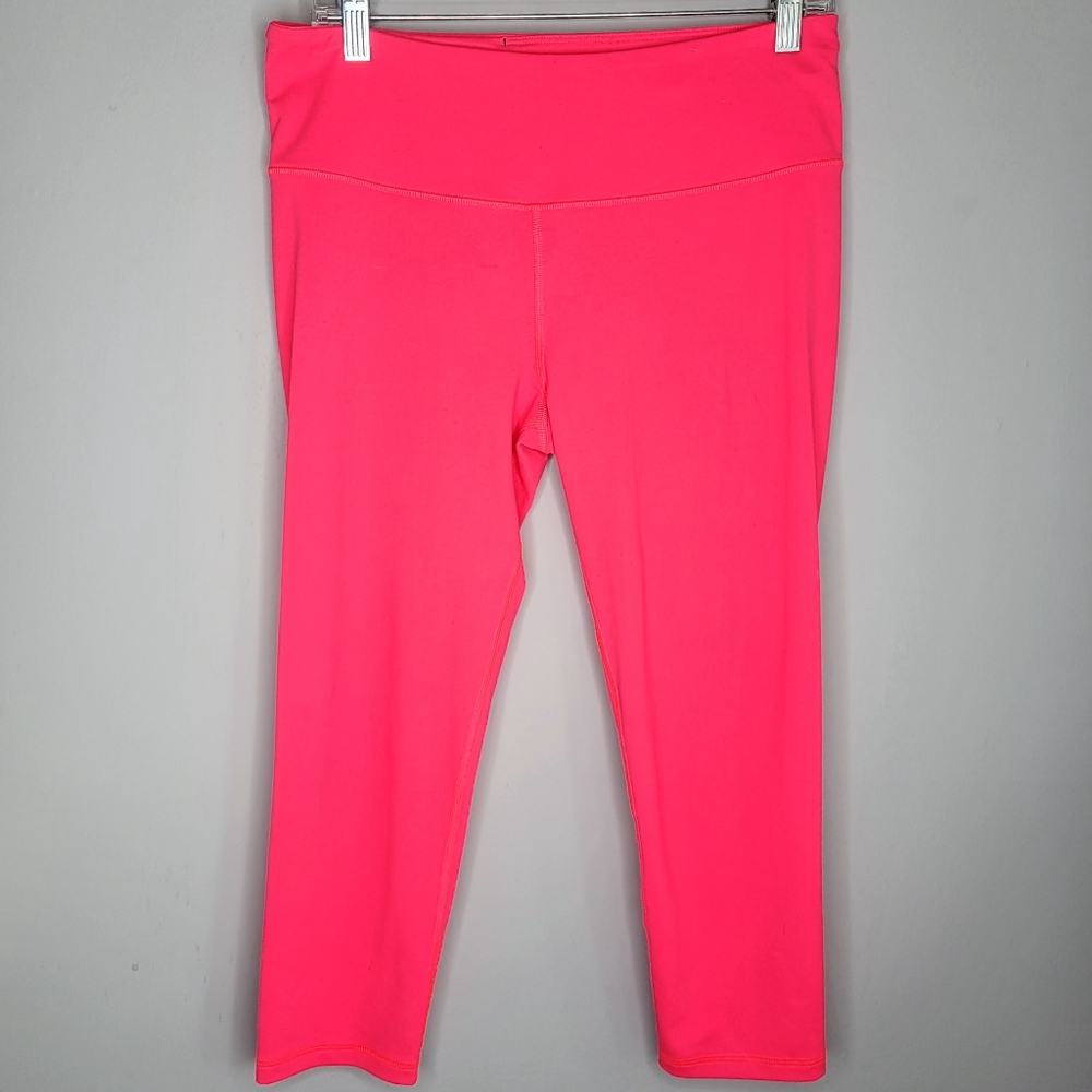 Victoria's Secret Sport Knockout Hot Pink Cropped Mid-Rise Leggings size Medium